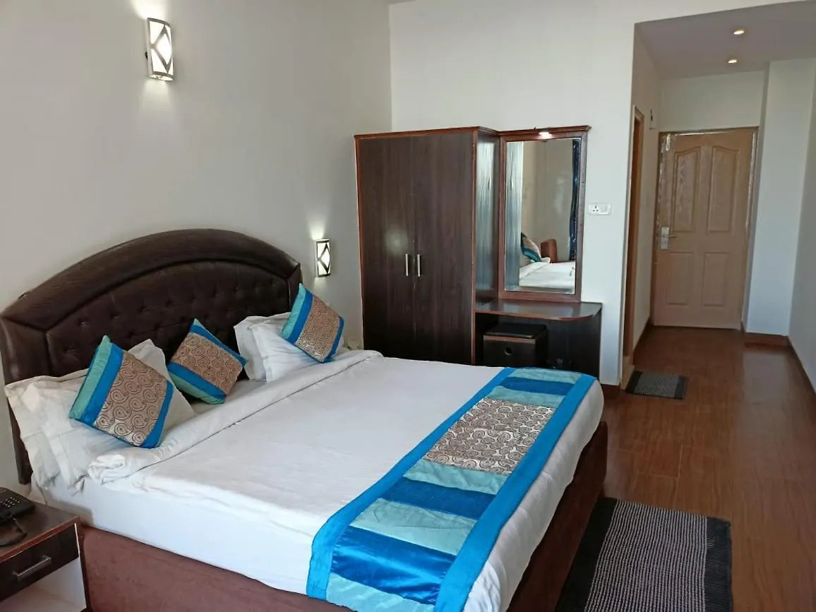Hotel The Grand Madhushala シムラー 3*,
