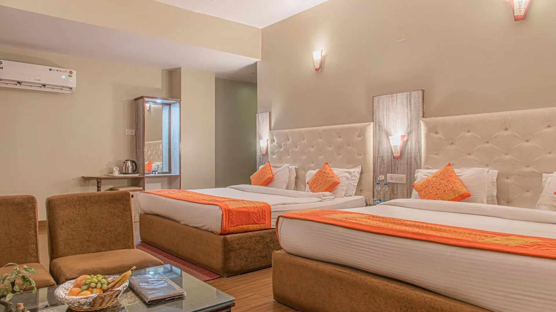 Hotel The Grand Madhushala シムラー